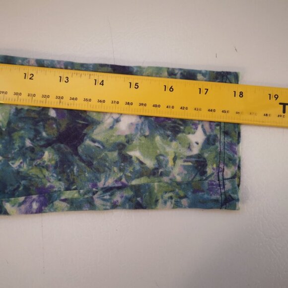 2 / $30.00 - Liz Claiborne Ladies Multi Colored Size Small V-neck Top - Picture 7 of 8